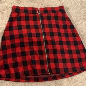 Short red and black skate skirt